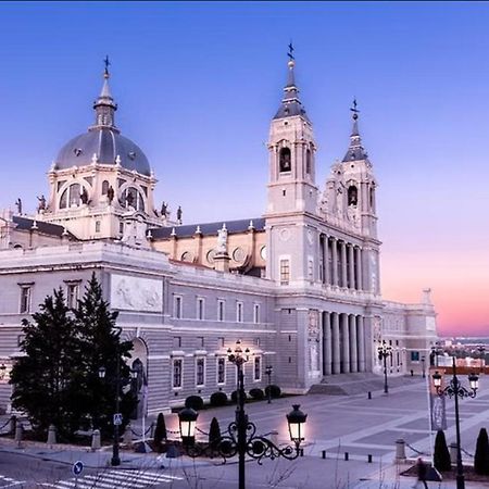 Hostel Puerta Del Angel Madrid Kültér fotó