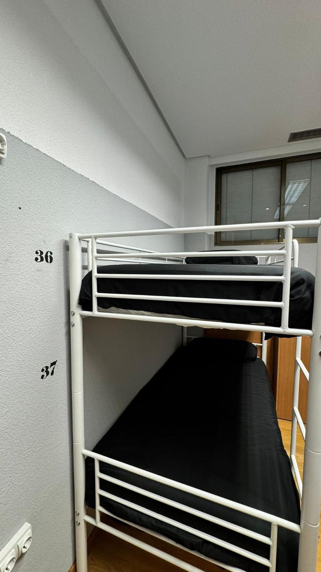 Hostel Puerta Del Angel Madrid Kültér fotó