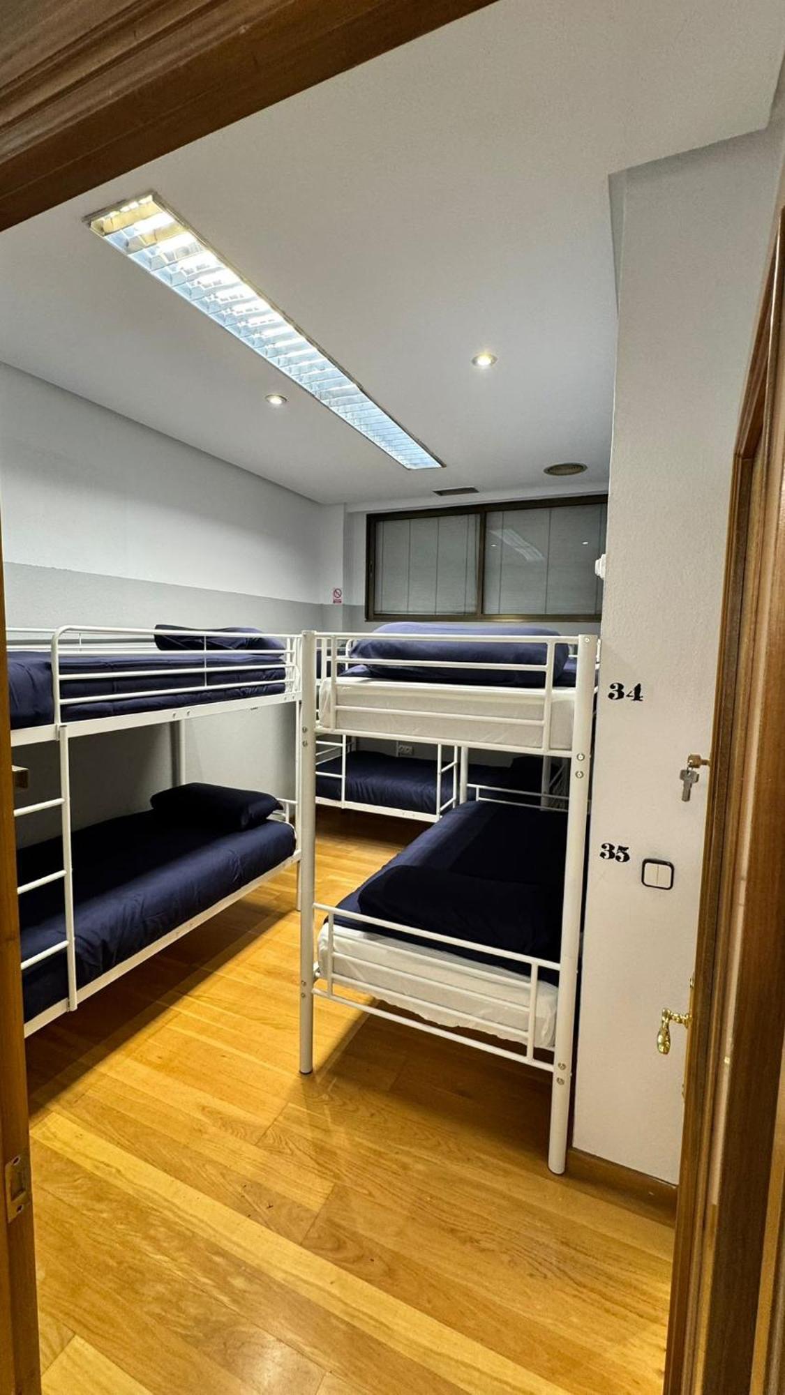 Hostel Puerta Del Angel Madrid Kültér fotó