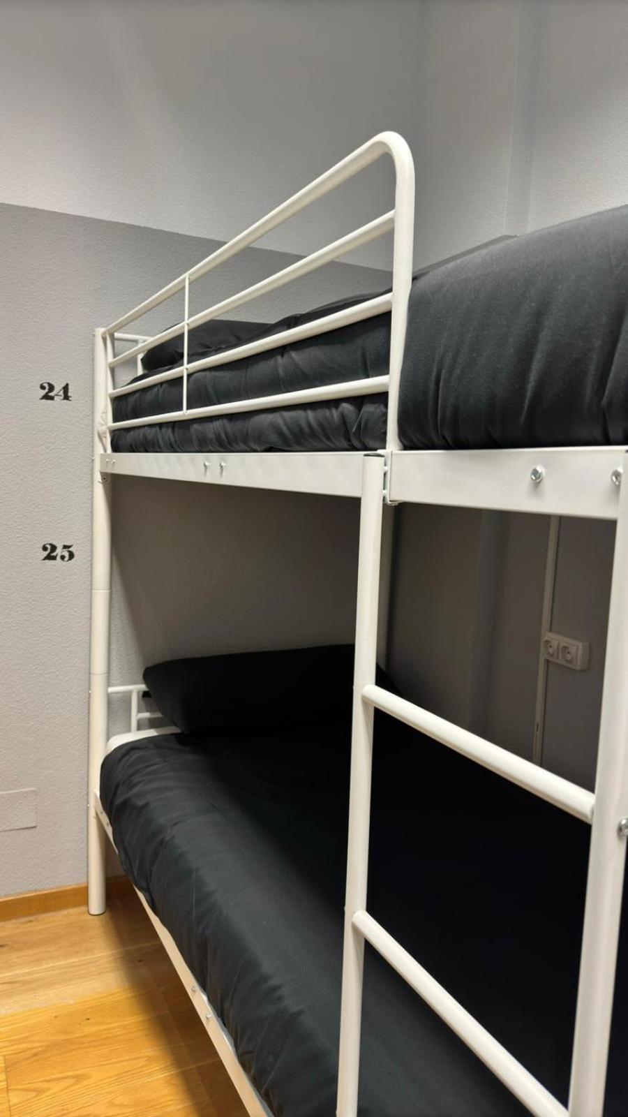Hostel Puerta Del Angel Madrid Kültér fotó