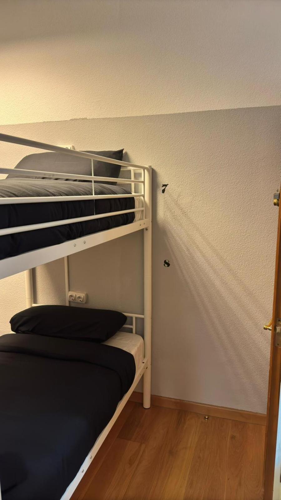 Hostel Puerta Del Angel Madrid Kültér fotó