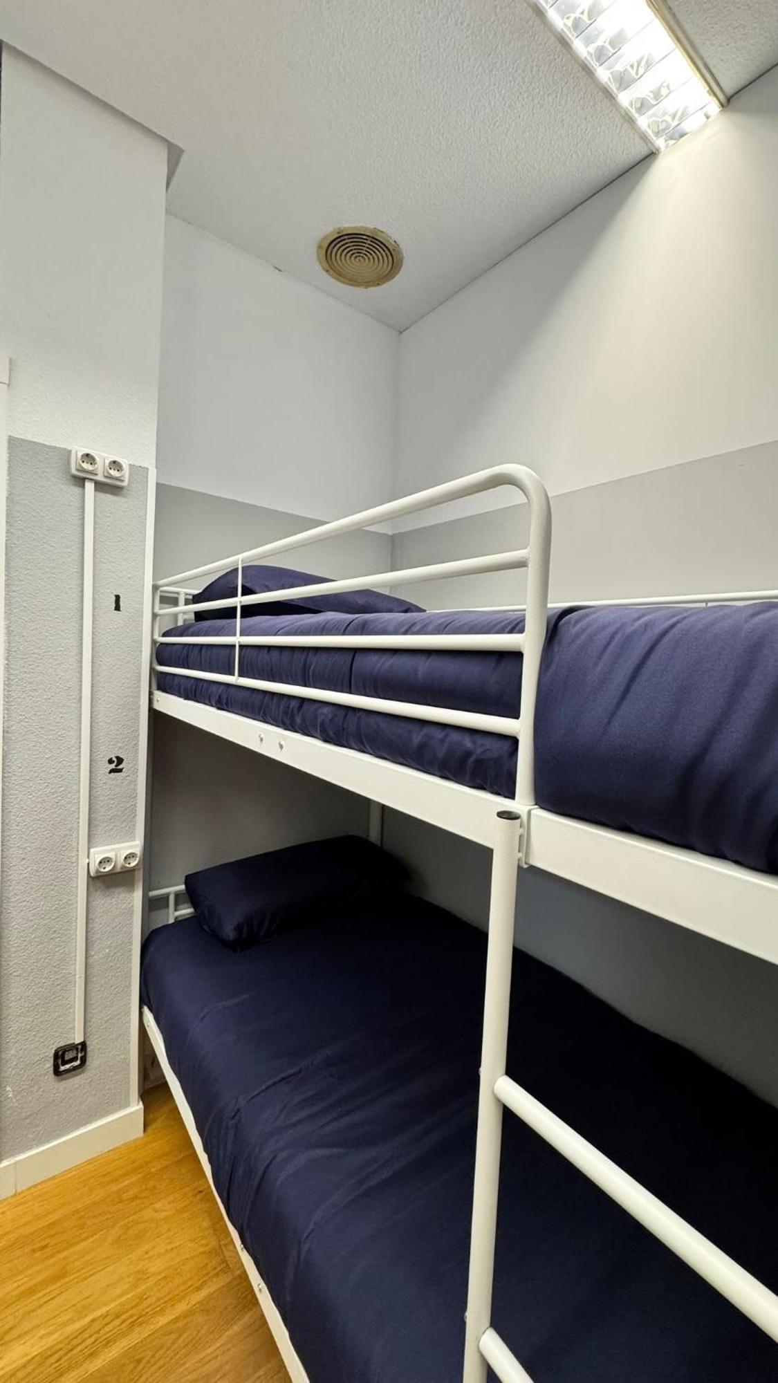 Hostel Puerta Del Angel Madrid Kültér fotó