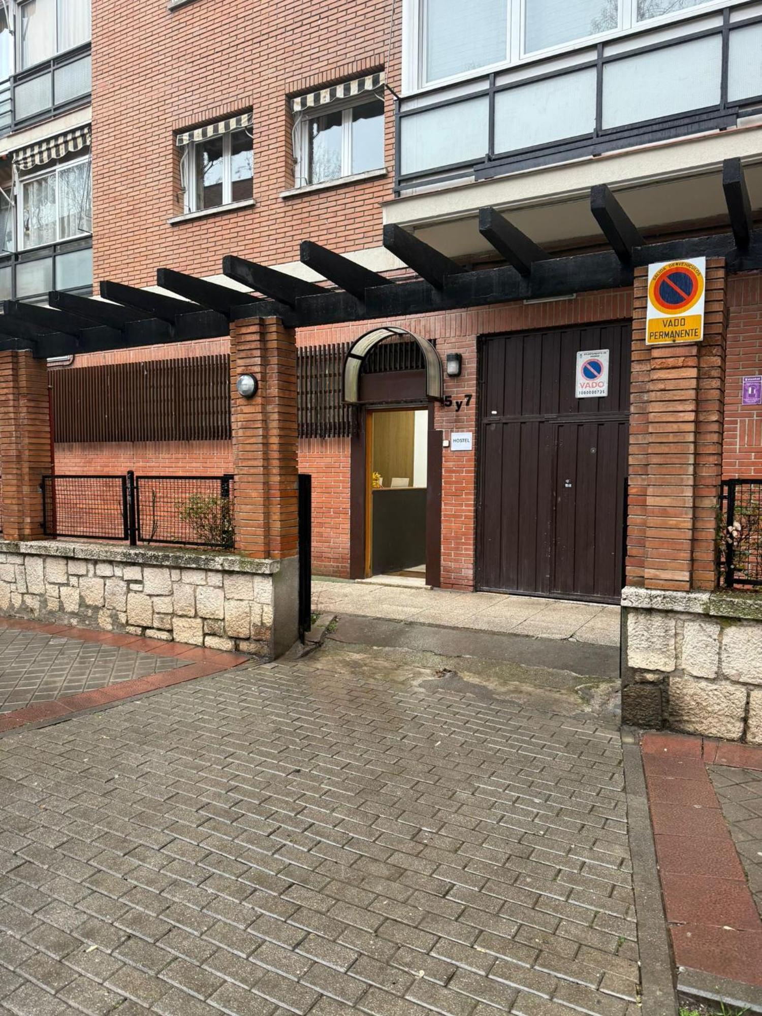 Hostel Puerta Del Angel Madrid Kültér fotó